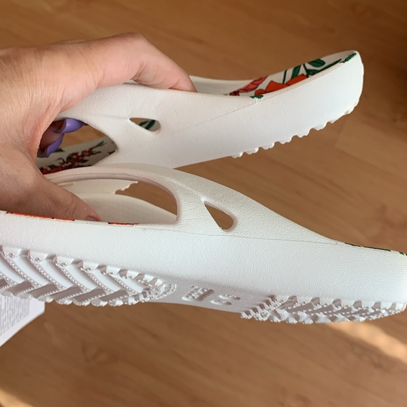 Crocs kadee II Printed floral flip flops - Picture 2 of 3